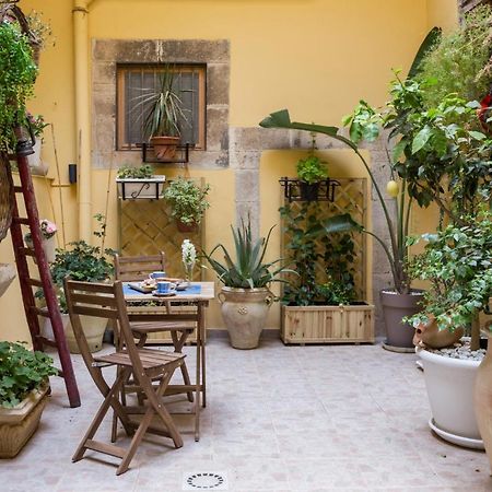 Casa Nagale- Una Suite Di Charme Nel Cuore Di Ortigia A 50 Mt Dal Mare Syracuse Bagian luar foto