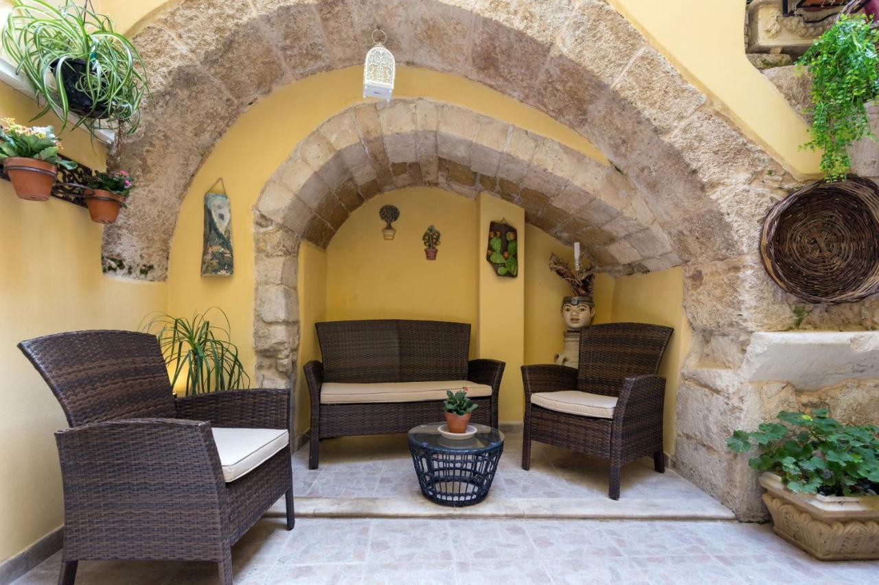 Casa Nagale- Una Suite Di Charme Nel Cuore Di Ortigia A 50 Mt Dal Mare Syracuse Bagian luar foto