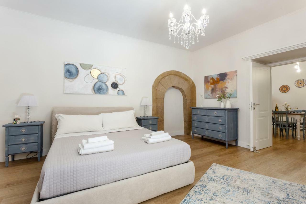 Casa Nagale- Una Suite Di Charme Nel Cuore Di Ortigia A 50 Mt Dal Mare Syracuse Bagian luar foto