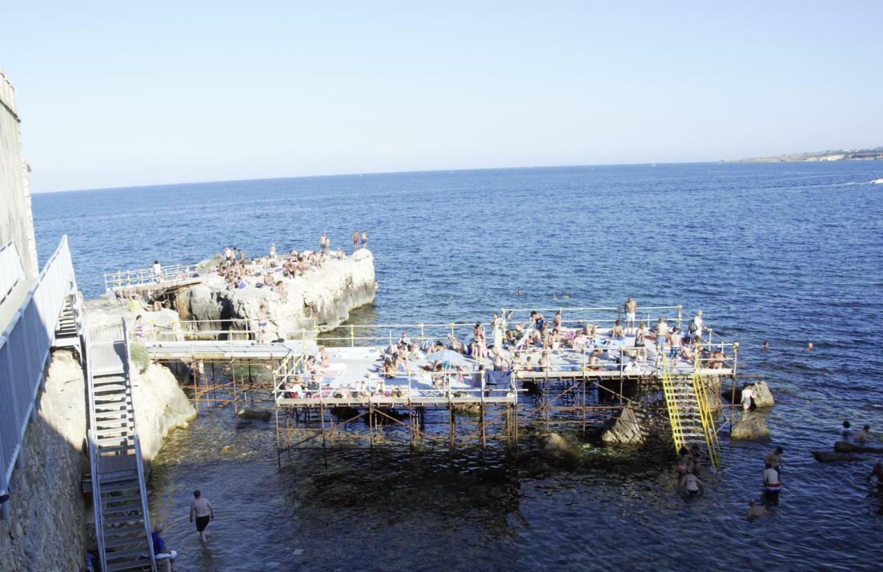Casa Nagale- Una Suite Di Charme Nel Cuore Di Ortigia A 50 Mt Dal Mare Syracuse Bagian luar foto