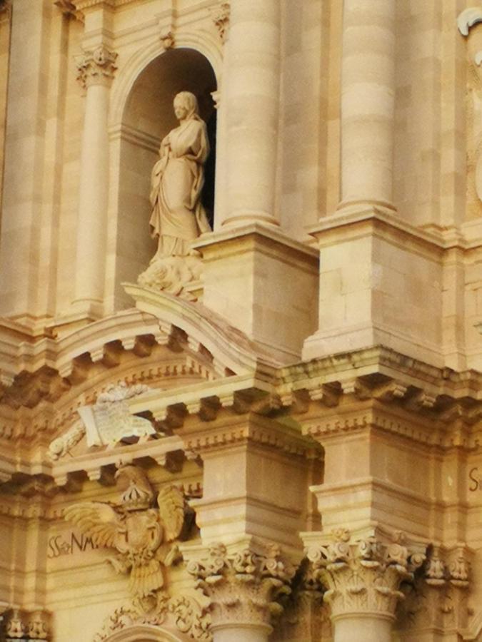 Casa Nagale- Una Suite Di Charme Nel Cuore Di Ortigia A 50 Mt Dal Mare Syracuse Bagian luar foto